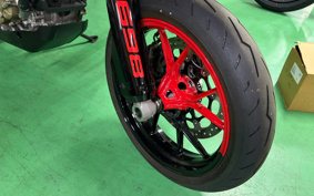 DUCATI HYPERMOTARD 698 MONO 2024 4B00
