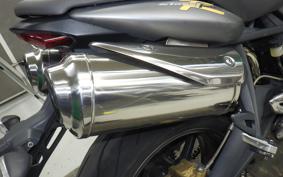 TRIUMPH STREET TRIPLE R 2011