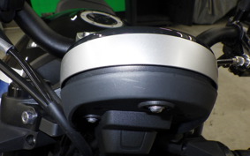 TRIUMPH TRIDENT 660 2025