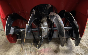 HONDA  SNOW BLOWER  MACHINE 