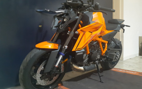 KTM 1390 SUPER DUKE R EVO V3940