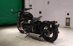 TRIUMPH BONNEVILLE BOBBER 2025