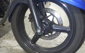 SUZUKI GSR250 2015