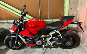 DUCATI  DUCATI  STREET  FIGHTER V2 2023 3F00