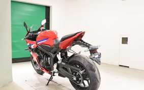 HONDA CBR650R E-Clutch 2026 RH17