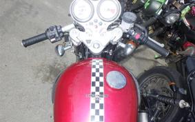 TRIUMPH THRUXTON 900 2004