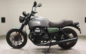 MOTO GUZZI V7 STONE 2022