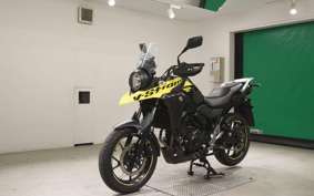 SUZUKI Vｽﾄﾛｰﾑ250 2022