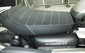 TRIUMPH STREET SCRAMBLER 2021