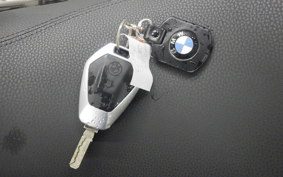 BMW R12 2025