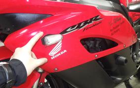 HONDA CBR1000RR 2004