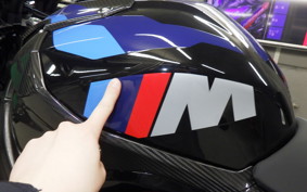 BMW M1000R 2024