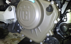 HUSQVARNA SVARTPILEN 401 2022