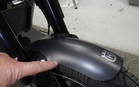 HUSQVARNA SVARTPILEN 250