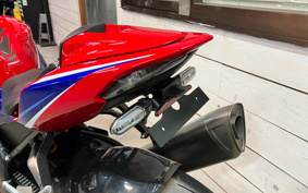 HONDA CBR1000RR-R FB SP 2022 SC82