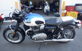 TRIUMPH BONNEVILLE T100 2020 DAD70G