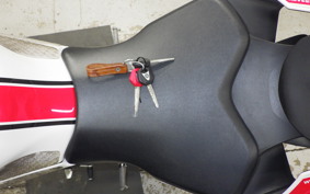 YAMAHA YZF-R1 2022