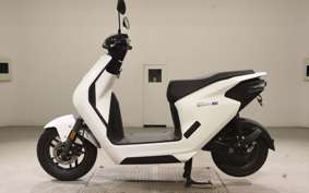 HONDA EM1 e: 2019 EF16