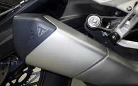 TRIUMPH STREET TRIPLE RS 2024