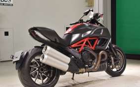 DUCATI DIAVEL 2011