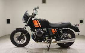 MOTO GUZZI V7 SPECIAL 2013
