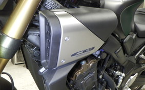 HONDA CB650R E-Clutch 2025 RH17
